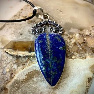 2216 Artisan Blue Lapis Colored Stone Pendant Silver Peacock Detail Necklace